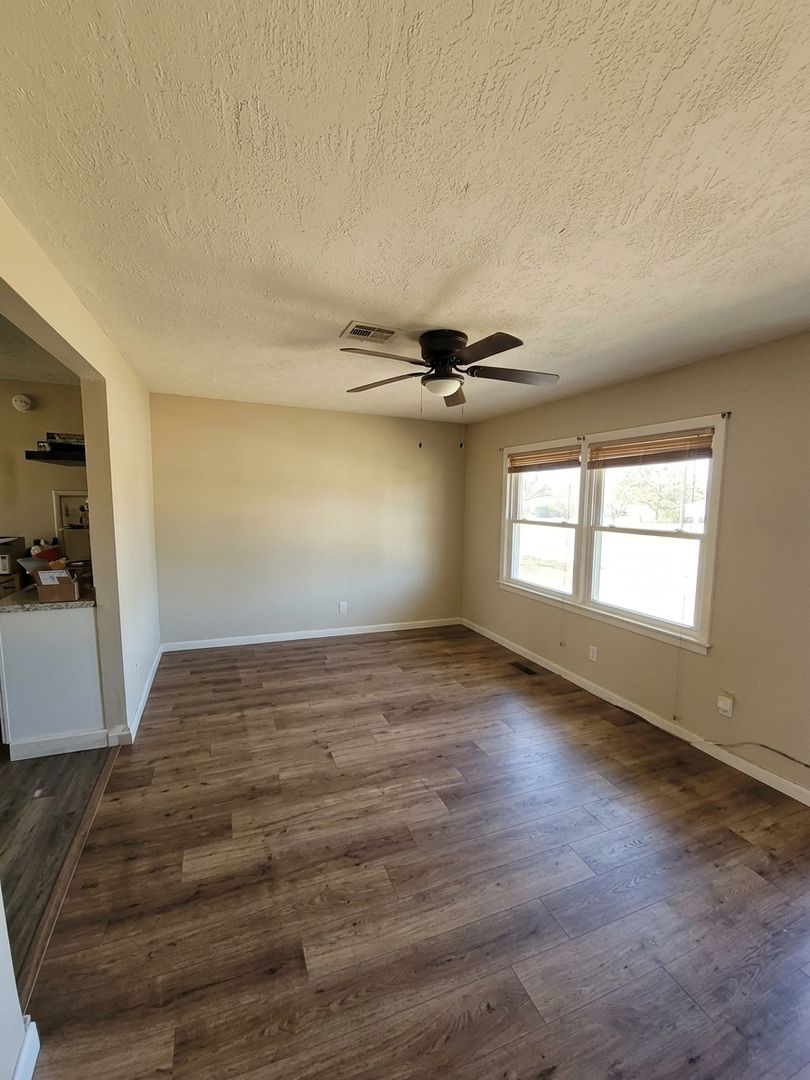 Lawton House: 1310 NW Bessie Ave
