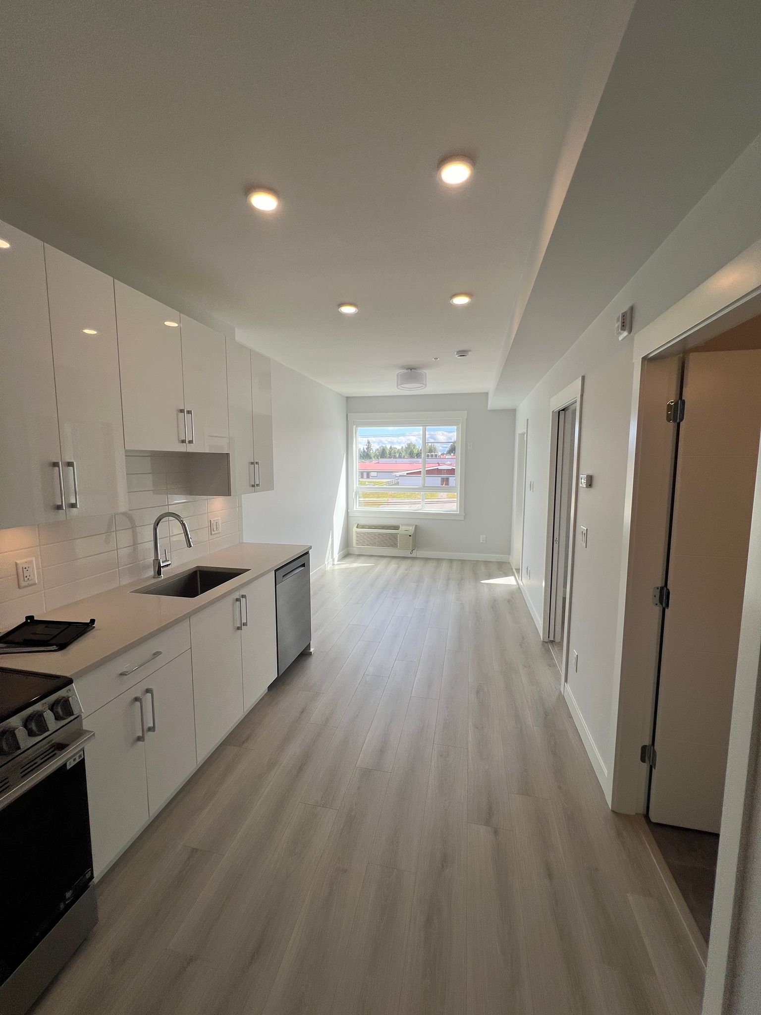 Mission Townhome: 8423 Cedar Street - 302