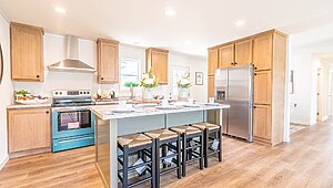 Chattaroy House: 35312 N Newport Hwy 103