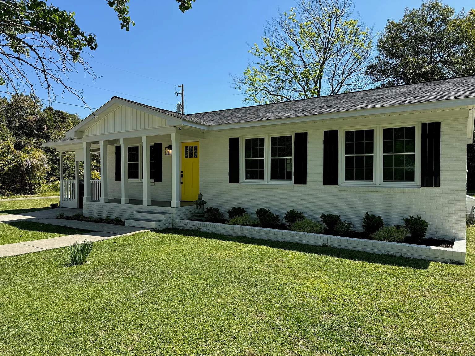 Aiken House: 202 Kershaw St SE