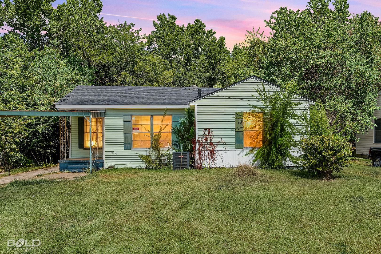 Shreveport House: 713 West 75th St