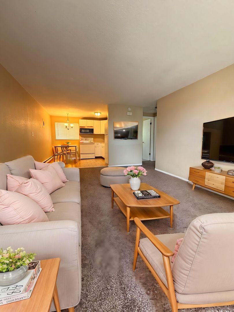 Fountain Condo: 7080 Alegre Cir