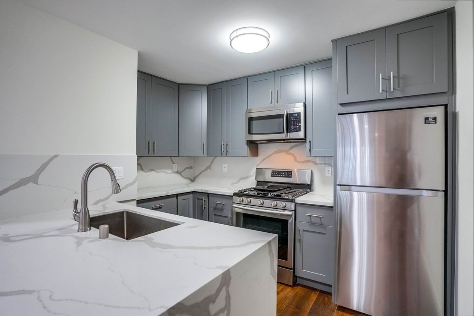 Los Angeles Condo: 4040 S Hoover St
