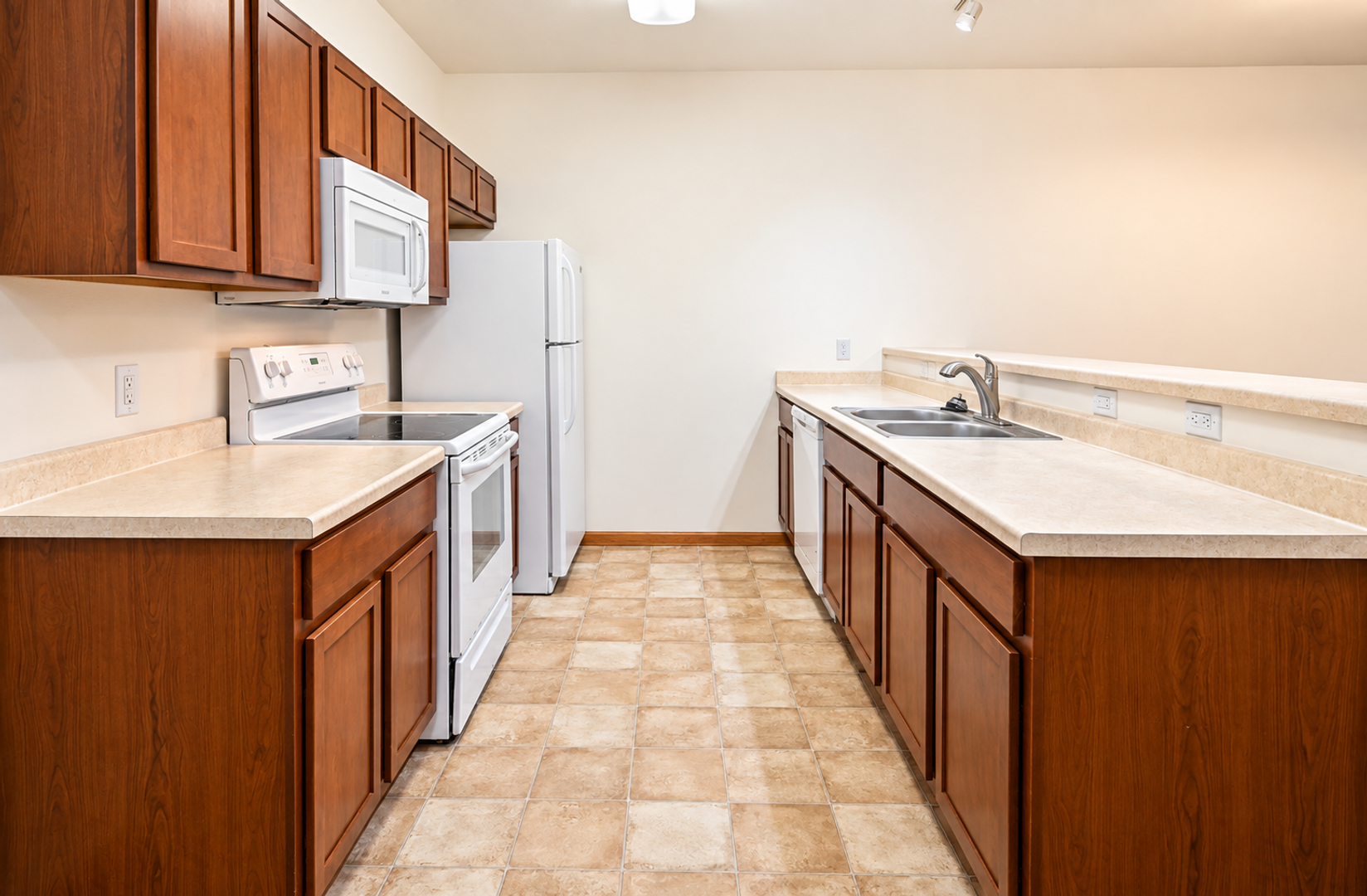 OREGON Apartment: 218 WOLFE St