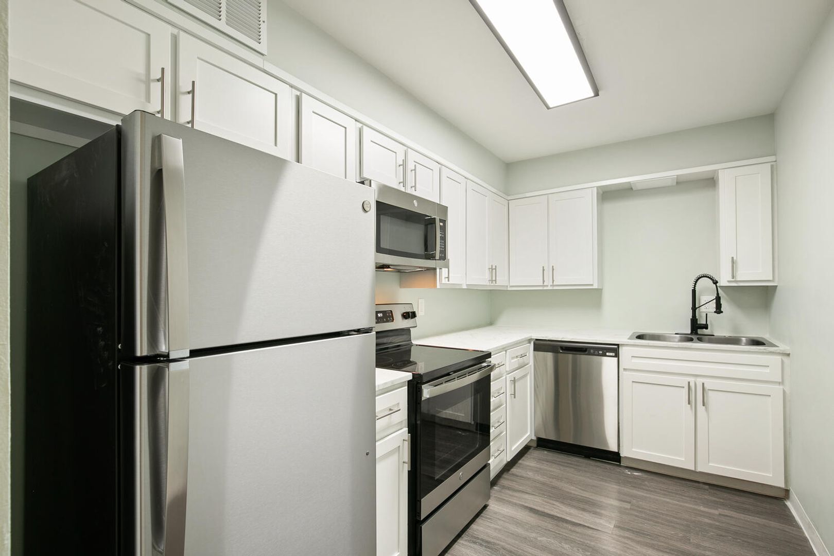 Lakewood Apartment: 1204 Pierce St