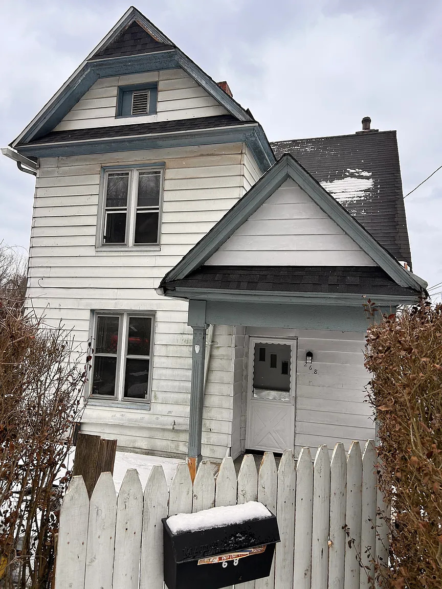 Turtle Creek House: 268 Seneca St.