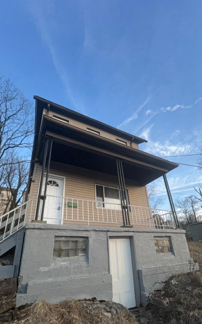 Pittsburgh House: 421 Belonda