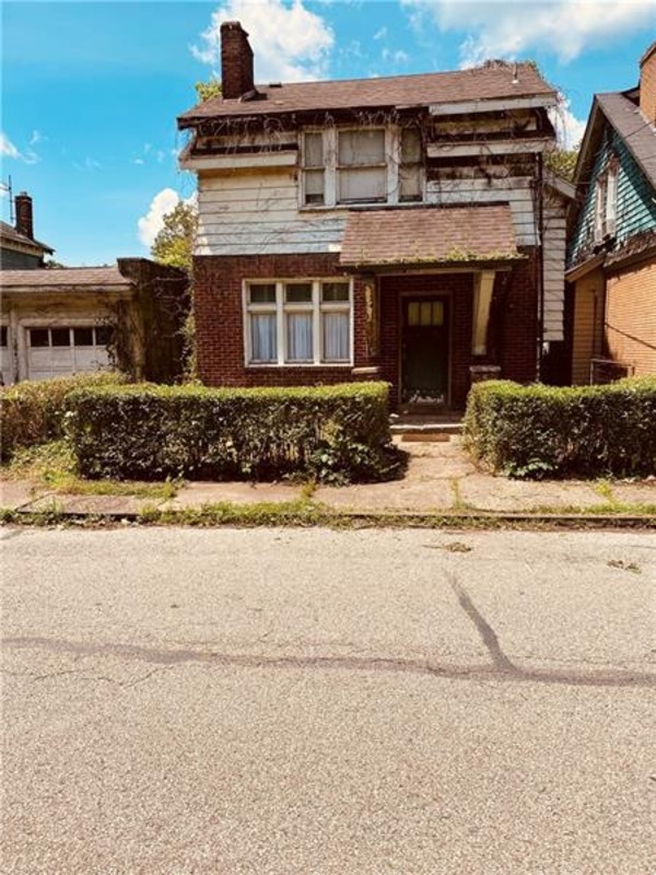 Pittsburgh House: 615 Singer Pl