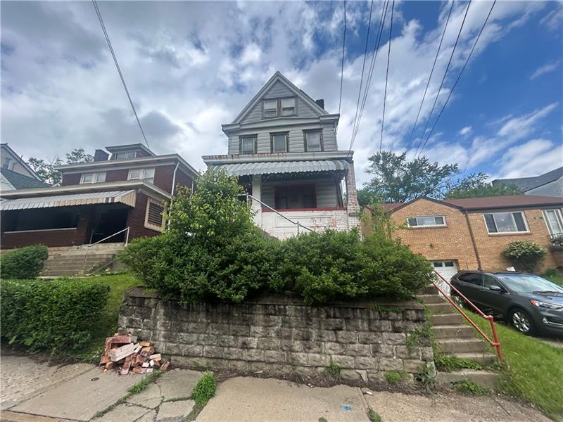 Pittsburgh House: 2607 Spring