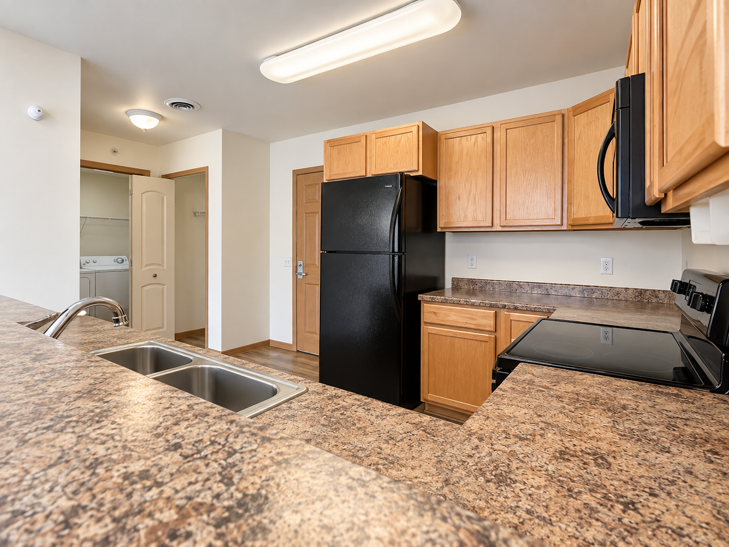 STOUGHTON Apartment: 2125 MCCOMB Rd