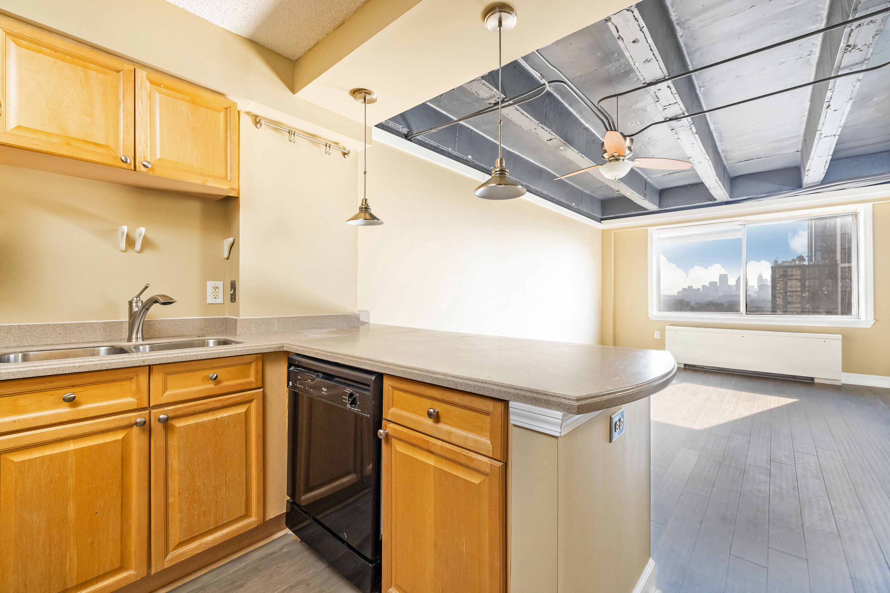 Atlanta Townhome: 2479 Peachtree Road NE - 1010