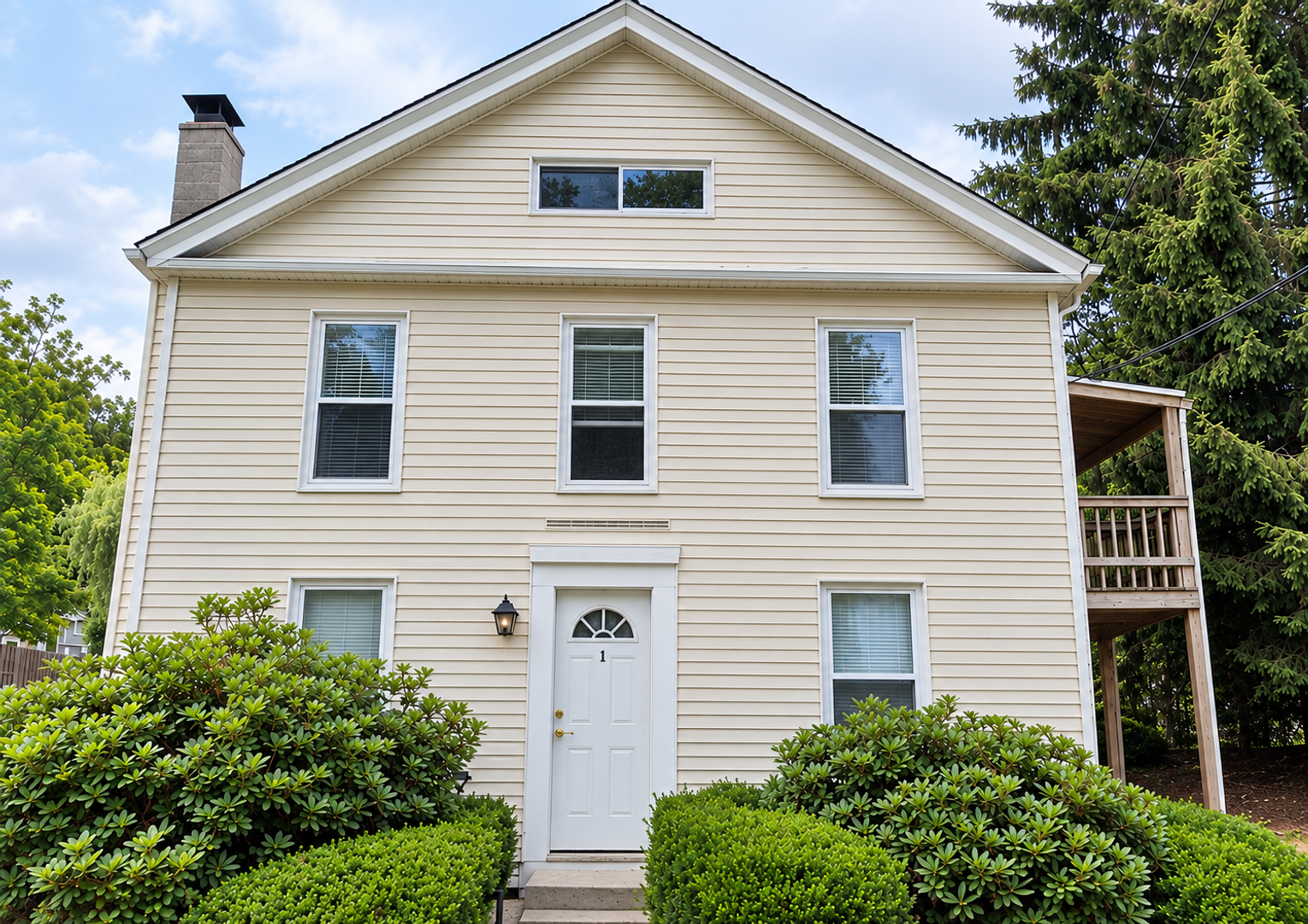 Tarriffville Condo: 9 Elm St.