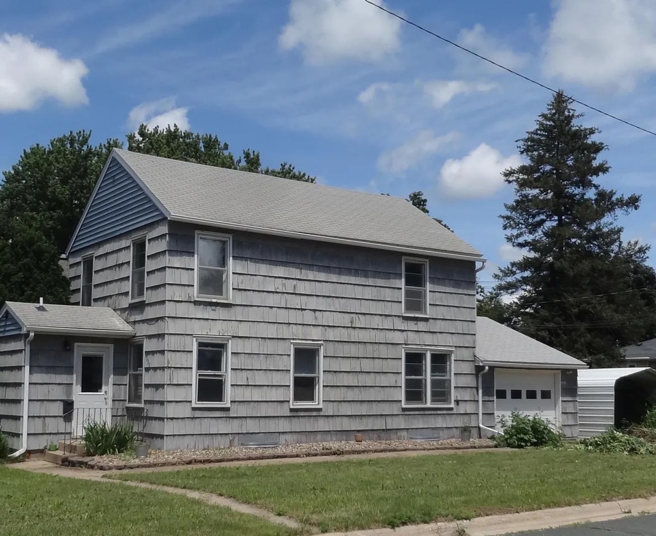 Zumbrota House: 1355 S Main St