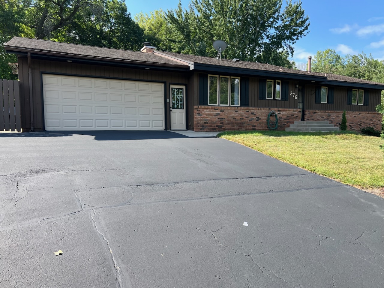 Apple Valley House: 276 Palomino Dr