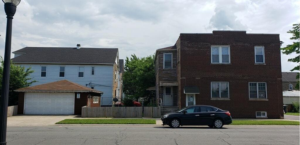 East Chicago Condo: 3802 Butternut St