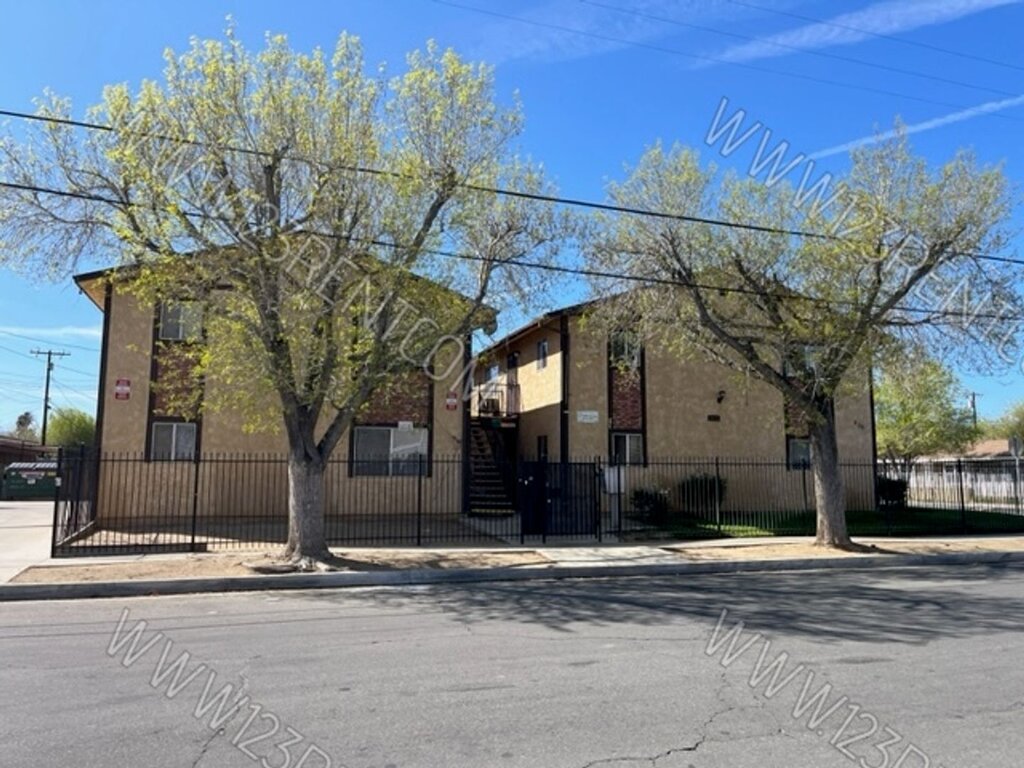 406 E Ave Q-3 - 4