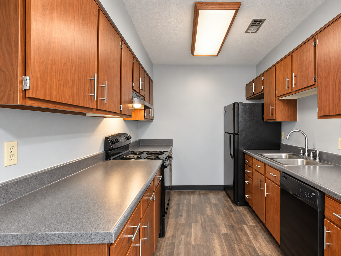 Dubuque Apartment: 3260 Raven Oaks Drive