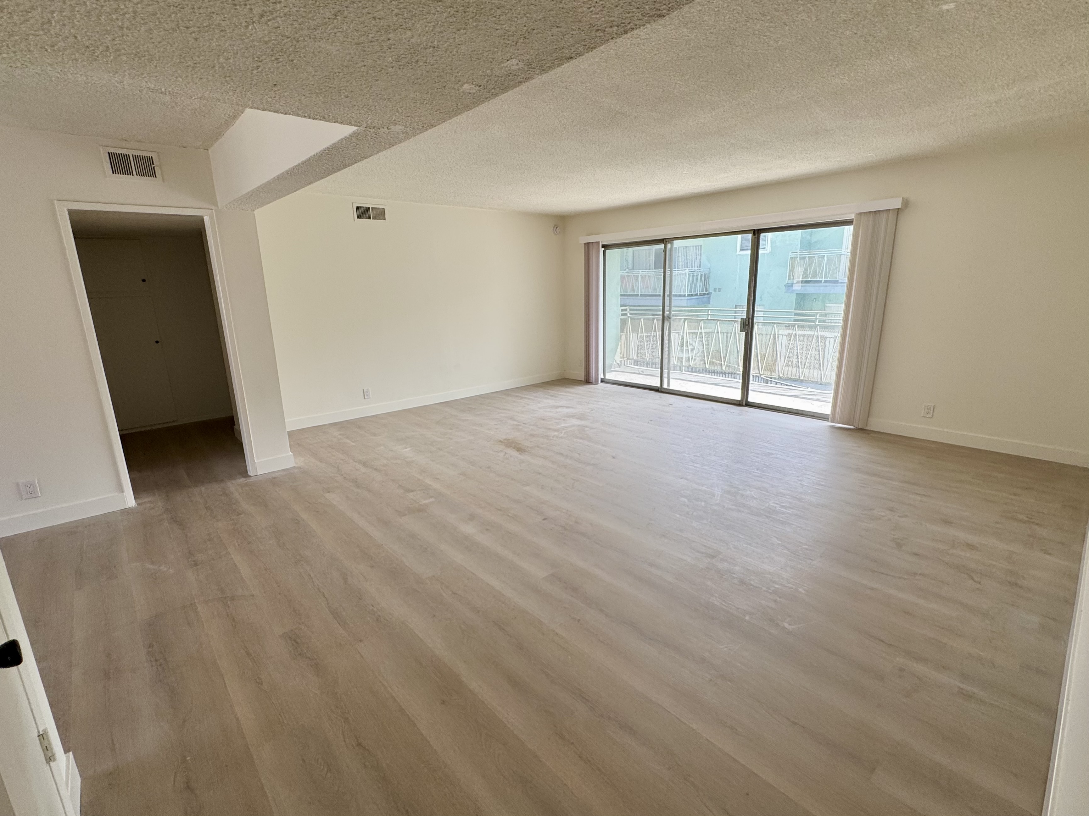 Los Angeles Condo: 3772 Lockland Ave
