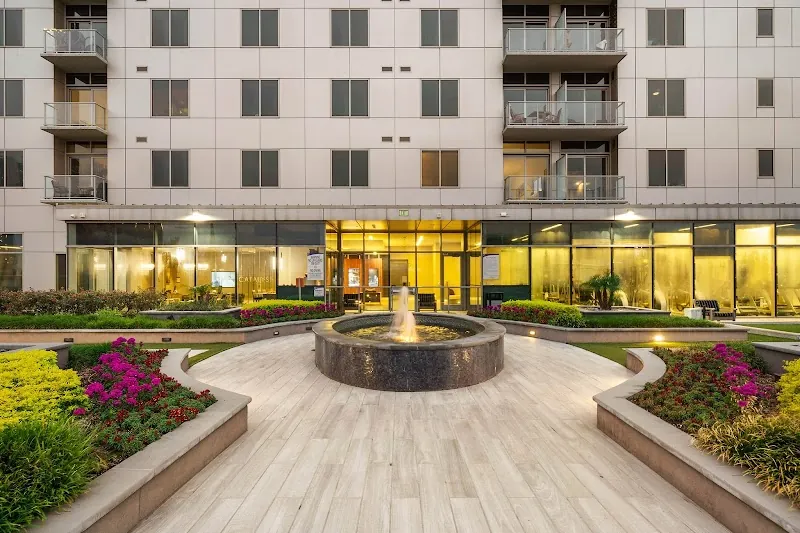 Houston Condo: 1475 Texas Ave