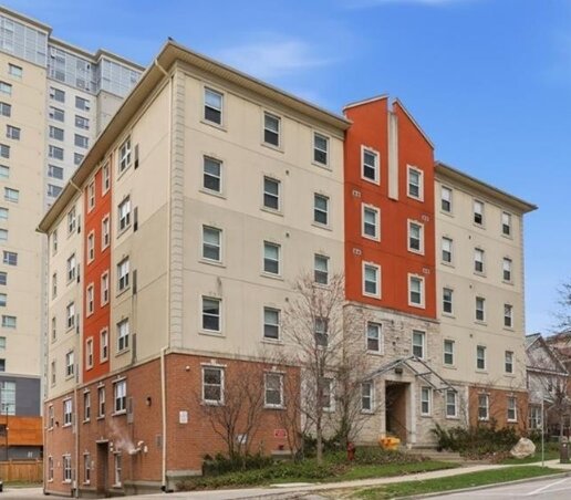 304 - 253 Lester St - Unit 1