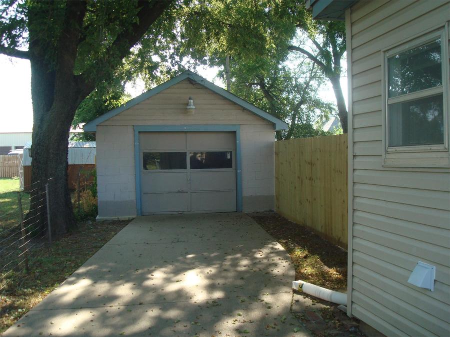 254 N Oakdale, Salina, KS 67401 Prime Property