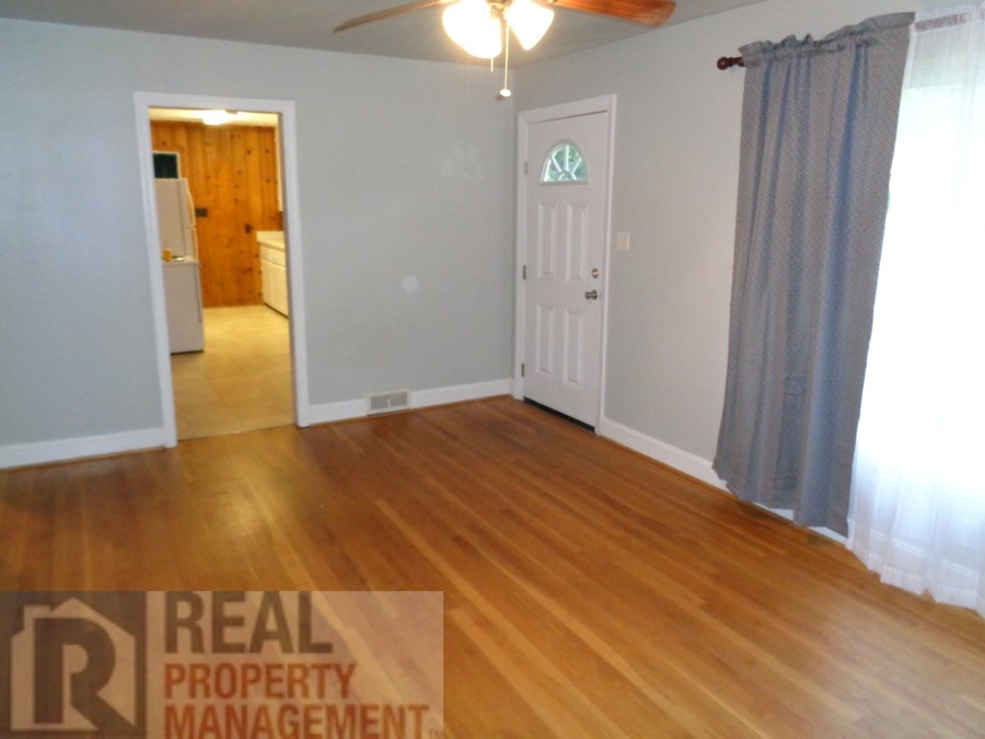 718 Glenn Street, Kernersville, NC 27284 Real Property Management of