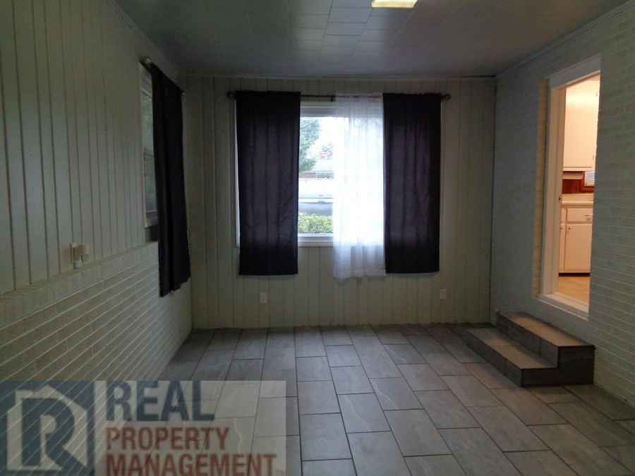 718 Glenn Street, Kernersville, NC 27284 Real Property Management of