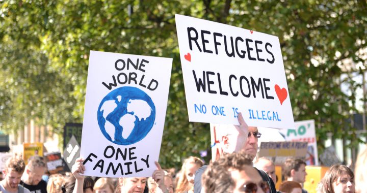 one-world-refugees-welcome_Ilias-Bartolini-720x380.jpg
