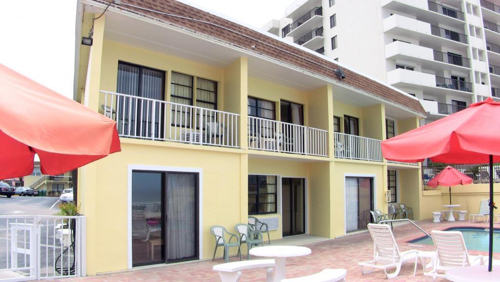 Holiday Shores Beach Club