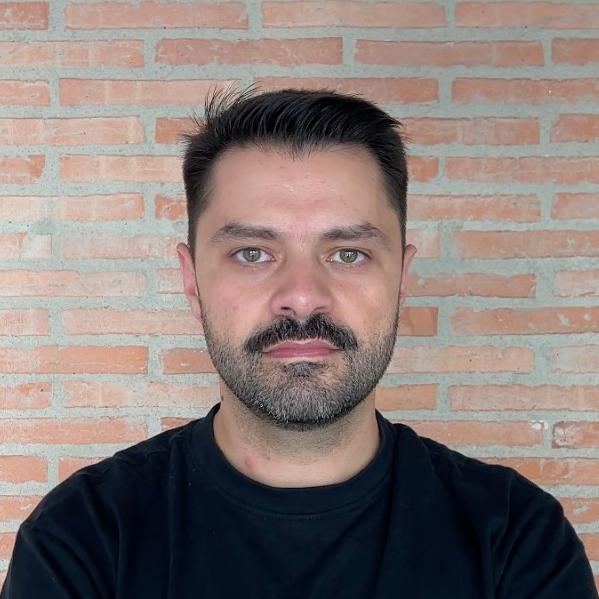 Alex Bikfalvi