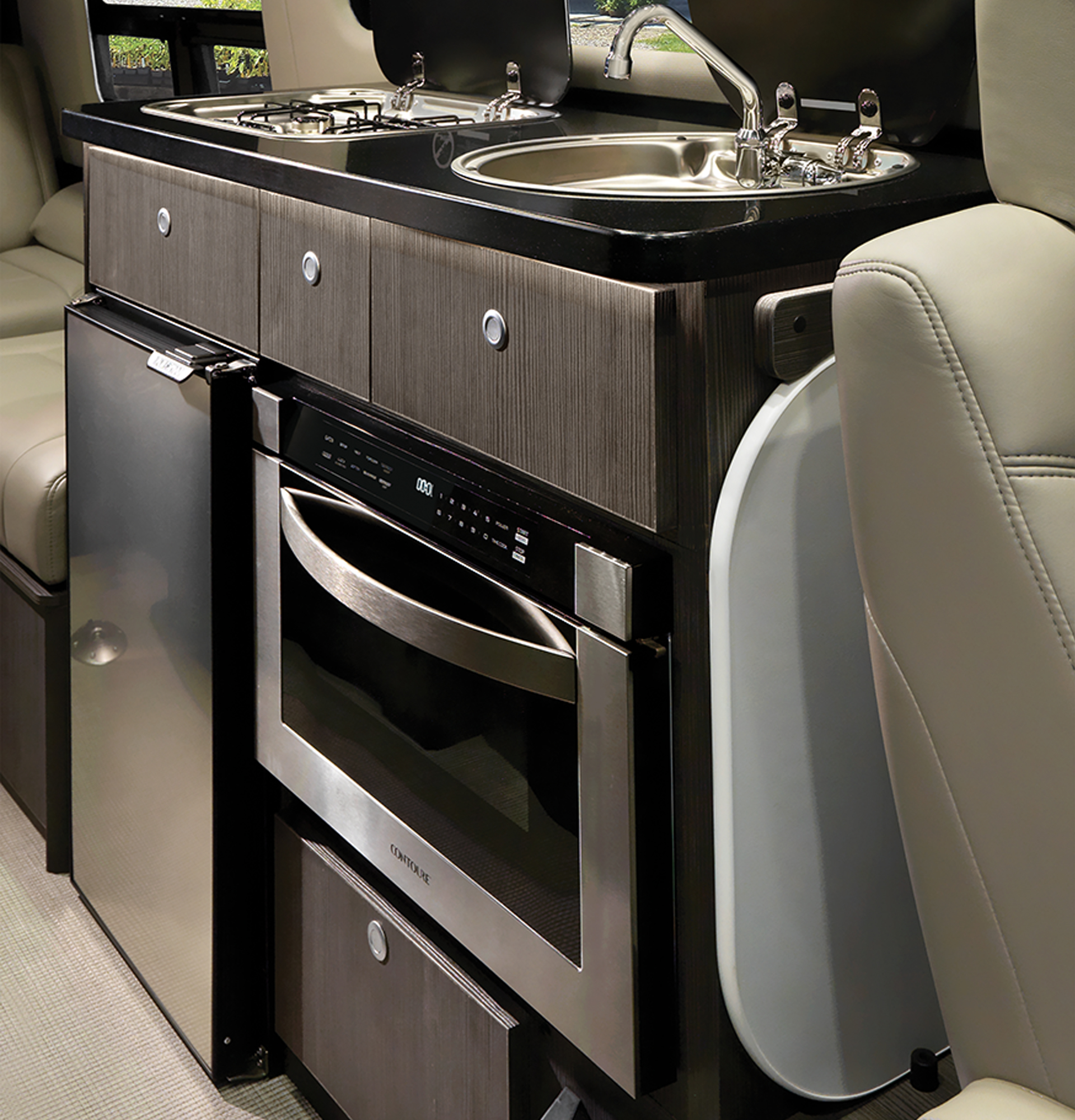 Interstate-24GL-Tailgating-Galley