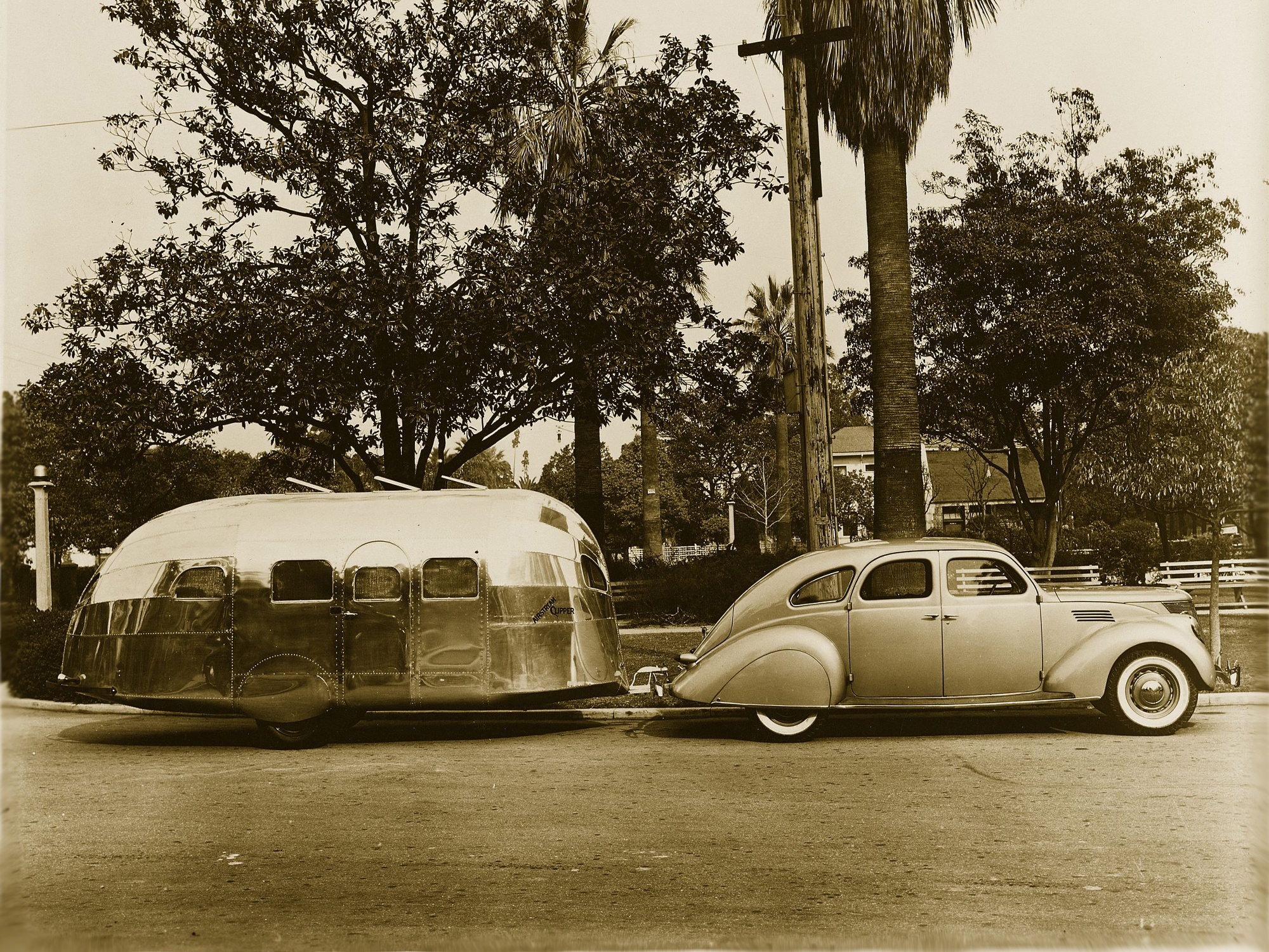 Wally Byam Airstream Clipper|Wally Byam|Wally-Byam-Globe-768x960