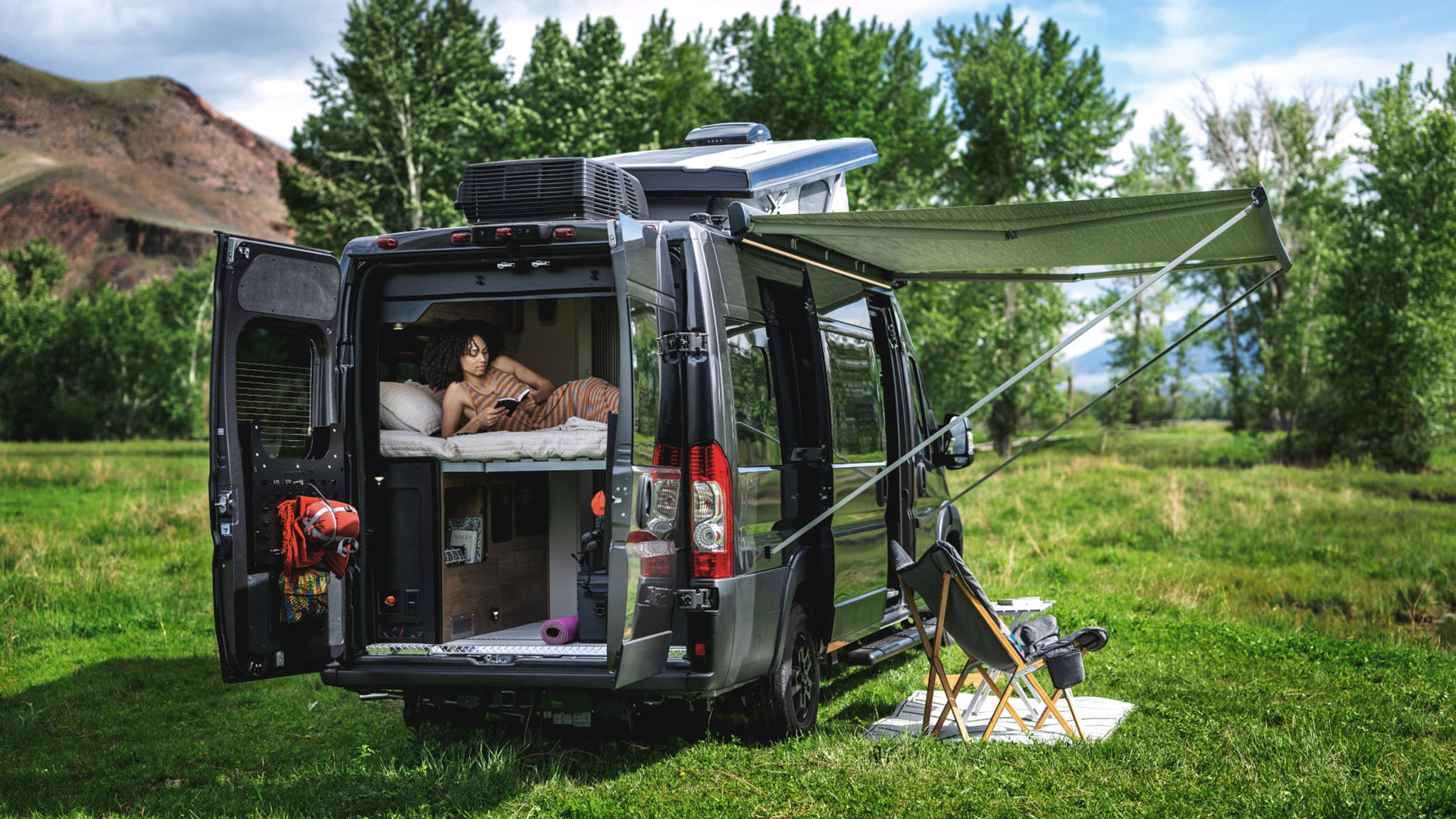 airstream rangeline _0004_2024 Airstream Rangeline Touring Coach 49|airstream rangeline _0000_2024 Airstream Rangeline Touring Coach 28|airstream rangeline _0001_2024 Airstream Rangeline Touring Coach 31|airstream rangeline _0002_2024 Airstream Rangeline Touring Coach 33|airstream rangeline _0003_2024 Airstream Rangeline Touring Coach 42|airstream rangeline _0005_2024 Airstream Rangeline Touring Coach 55|airstream rangeline _0006_2024 Airstream Rangeline Touring Coach 56|airstream-rangeline-profile|airstream rangeline driving_0001_20220613_01198|airstream rangeline driving_0000_20220613_01867|airstream-rangeline-induction-cooktop