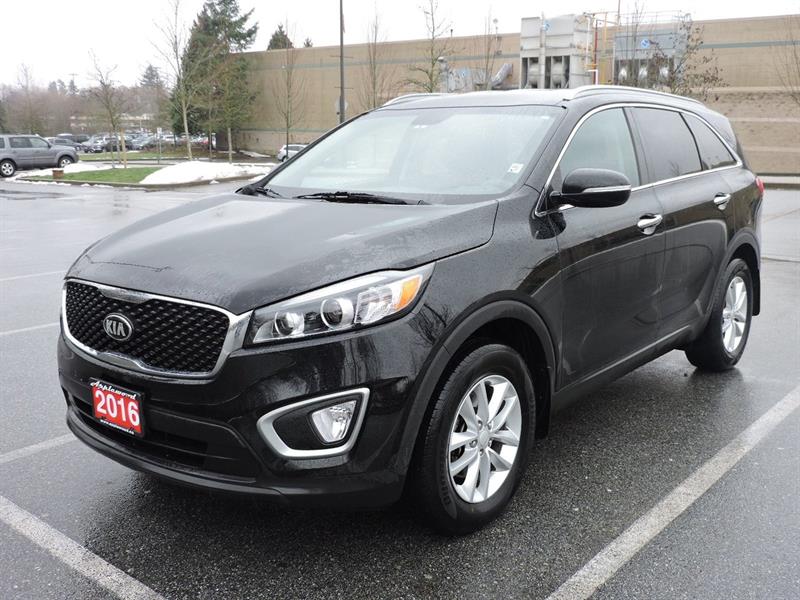 Used Kia Sorento 2016 for sale in Surrey, BritishColumbia 10261303