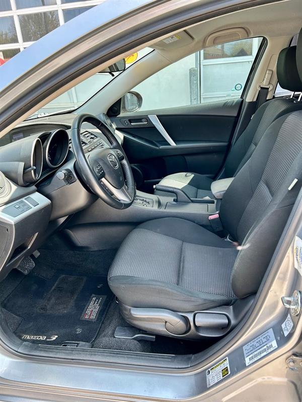 Mazda 3 10