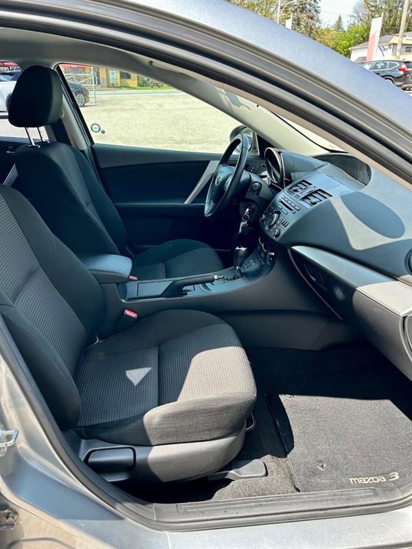 Mazda 3 14