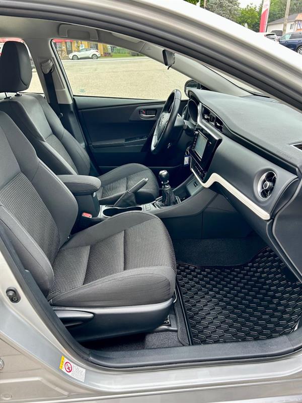 Toyota Corolla iM 15