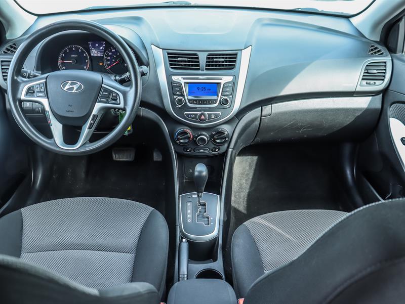 Hyundai Venue 11