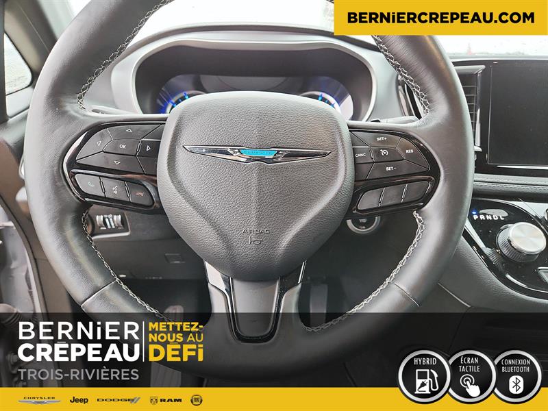 Chrysler Pacifica 11