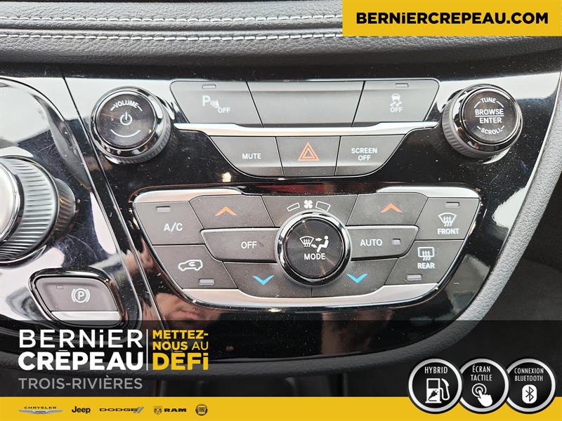 Chrysler Pacifica 14