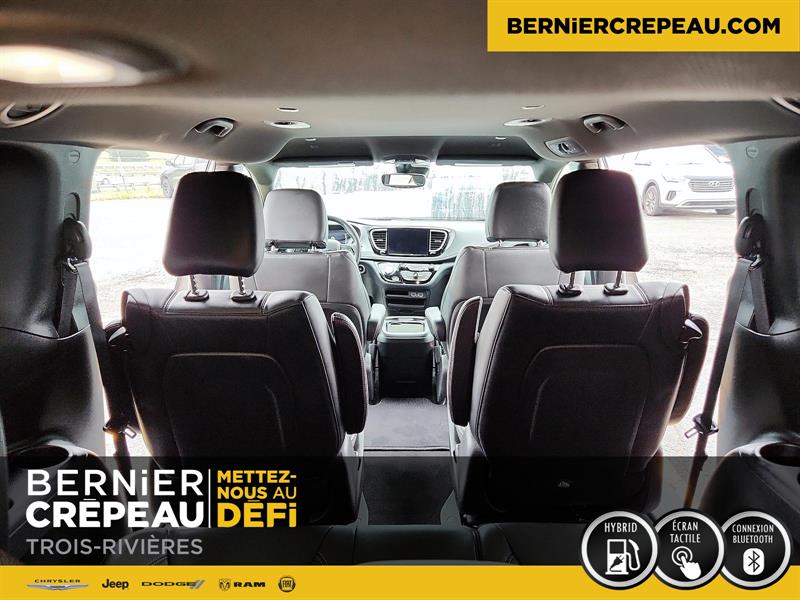 Chrysler Pacifica 21