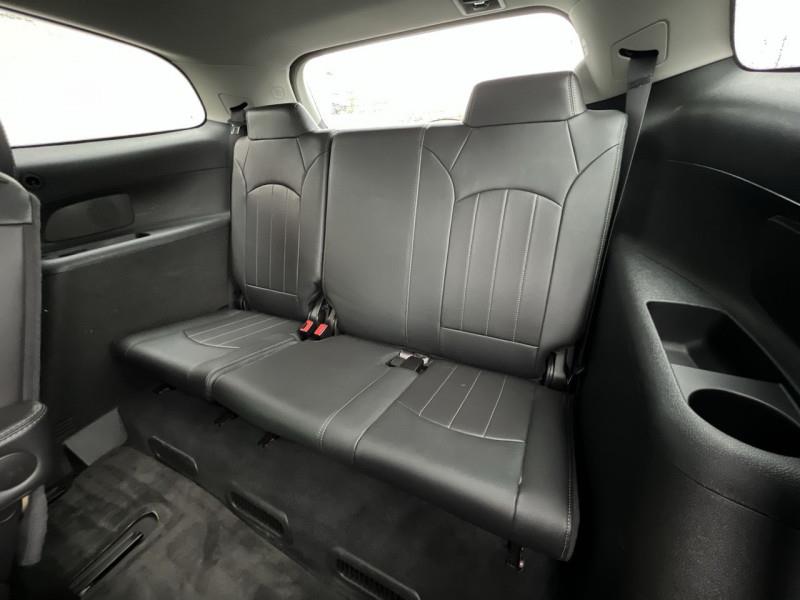 buick Enclave 2017 - 28