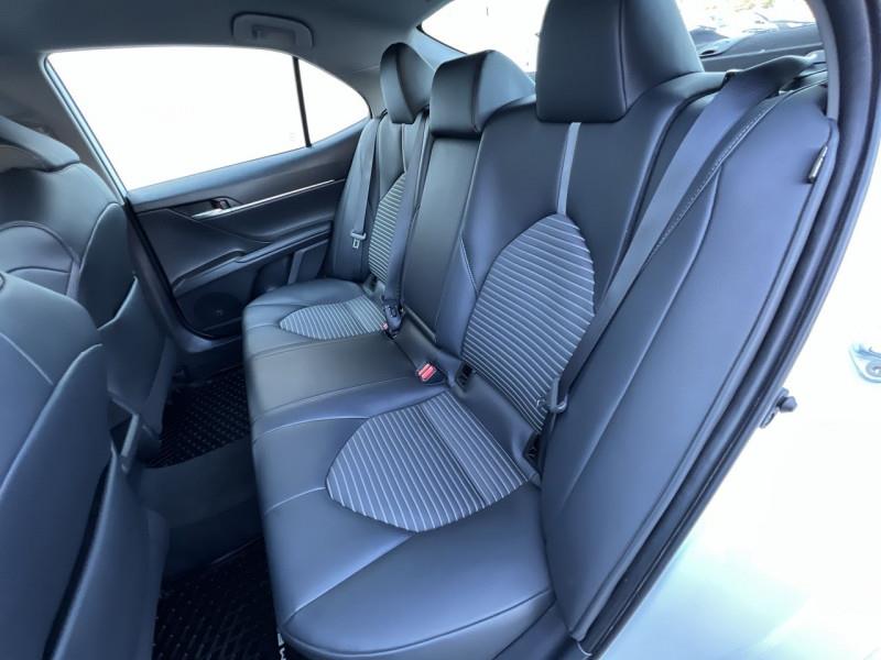 toyota Camry 2021 - 25