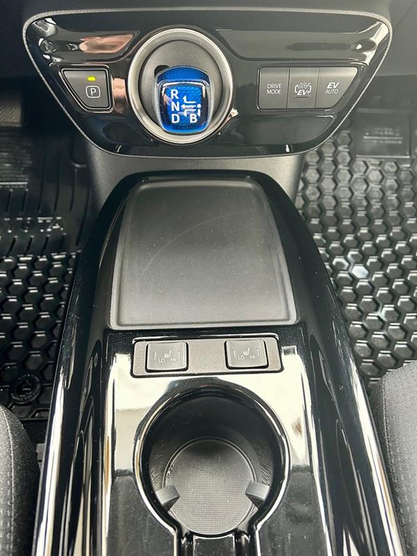 Toyota Prius Prime 18