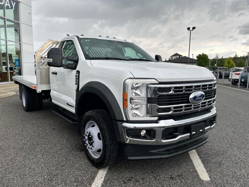 Ford F-550 8