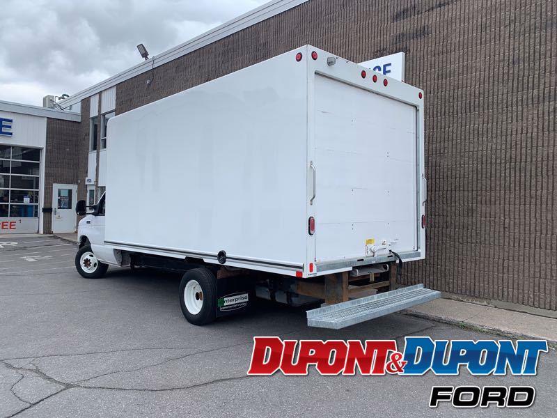 Ford E-Series Cutaway 2