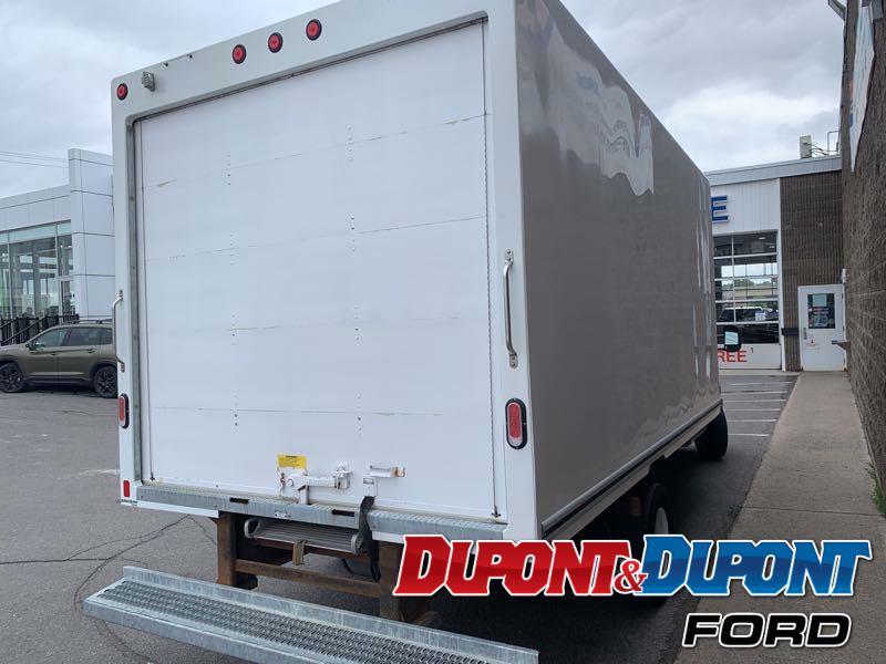 Ford E-Series Cutaway 3