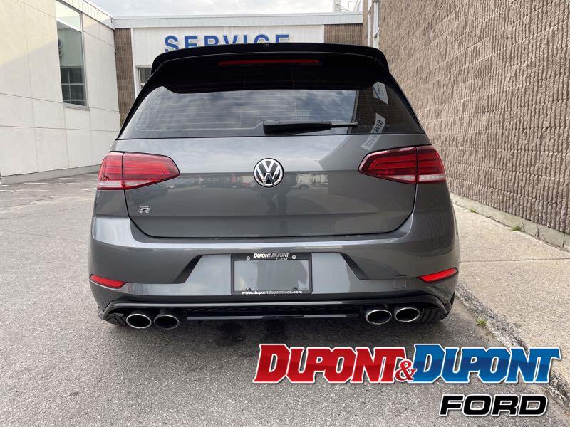 Volkswagen Golf R 12