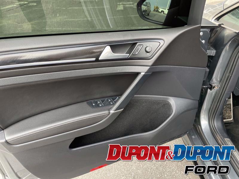 Volkswagen Golf R 16