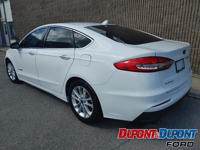 Ford Fusion  2